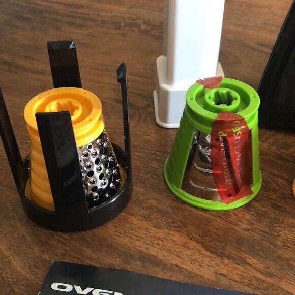 COPY 12- Ovente Professional Multi-Function Salad Maker Electric Slicer/Shredder - Picture 7 of 10